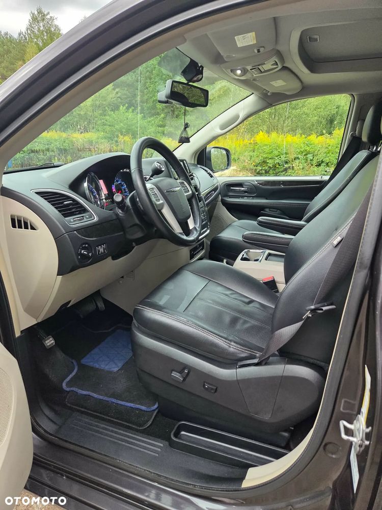 Chrysler Town & Country 3.6 Limited - 5