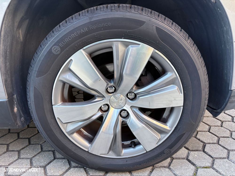 Peugeot 2008 1.2 PureTech Allure - 8