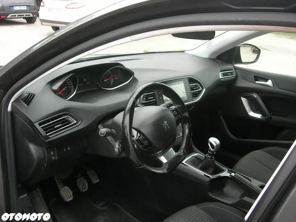 Peugeot 308 SW 1.6 BlueHDi Active S&S - 11