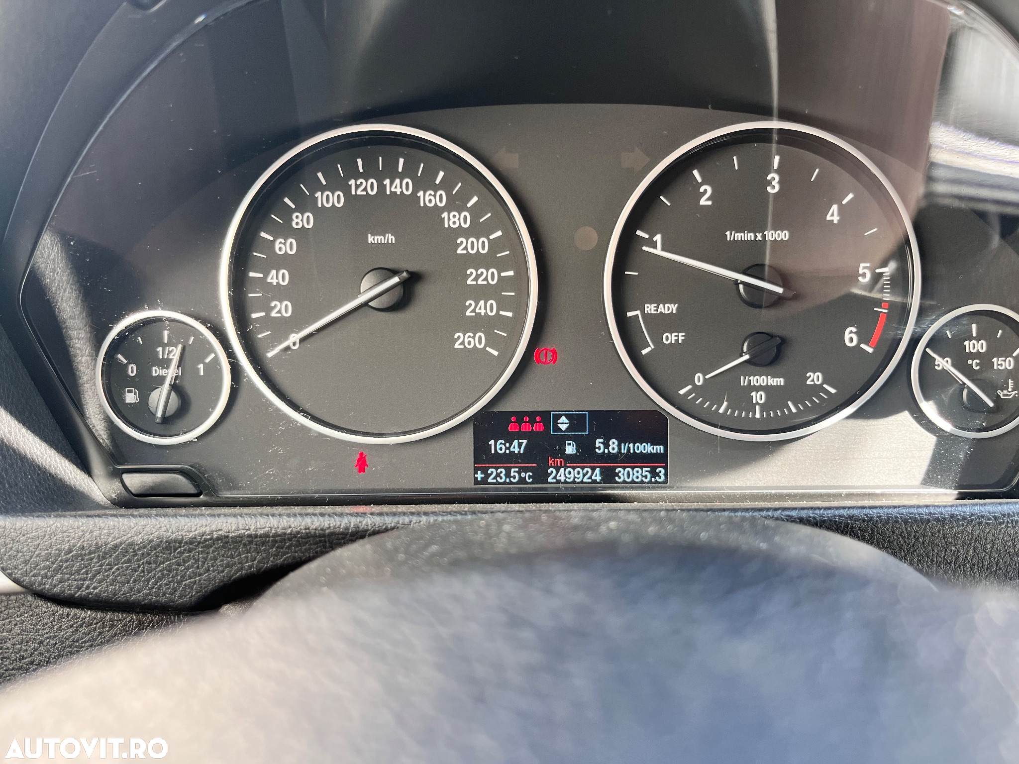 BMW Seria 3 318d DPF Touring - 8