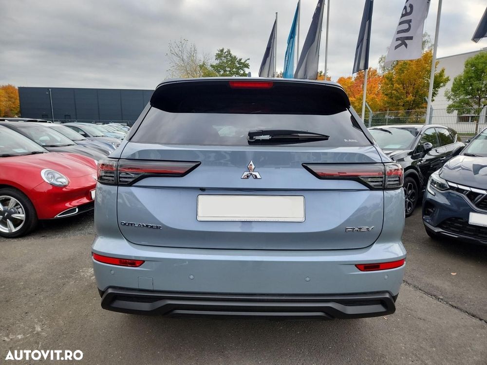 Mitsubishi Outlander 2.4 4WD Plug-In Hybrid Plus - 5