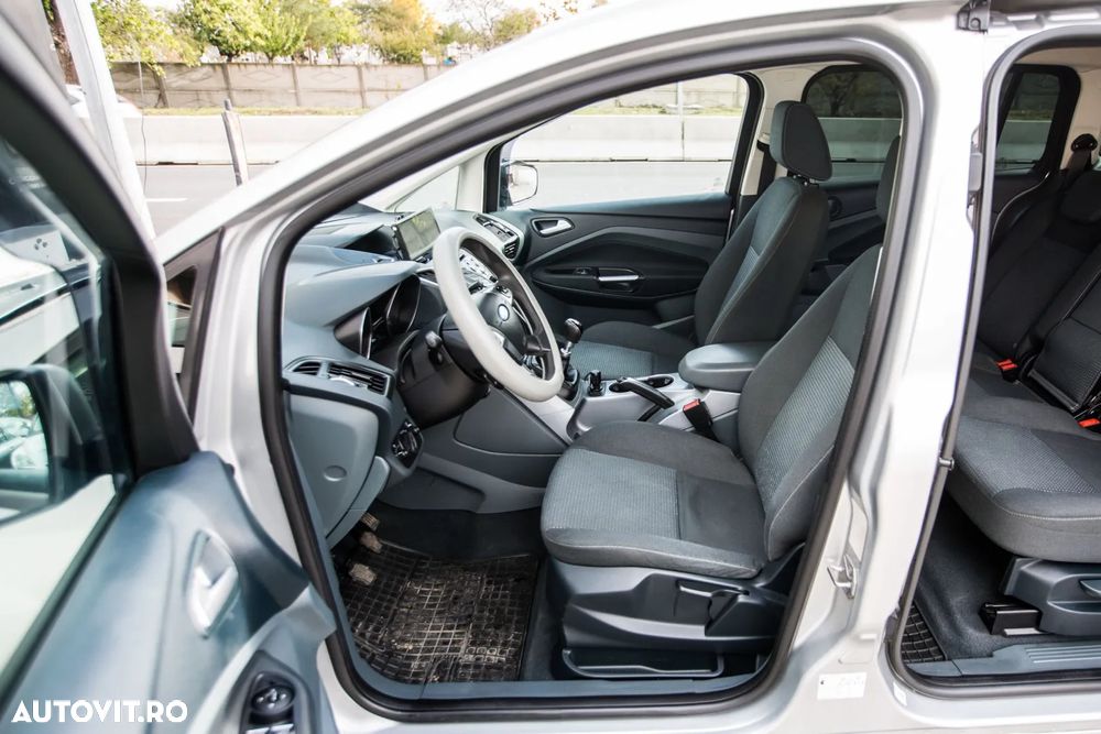 Ford Grand C-Max 1.6 TDCi DPF Titanium - 15