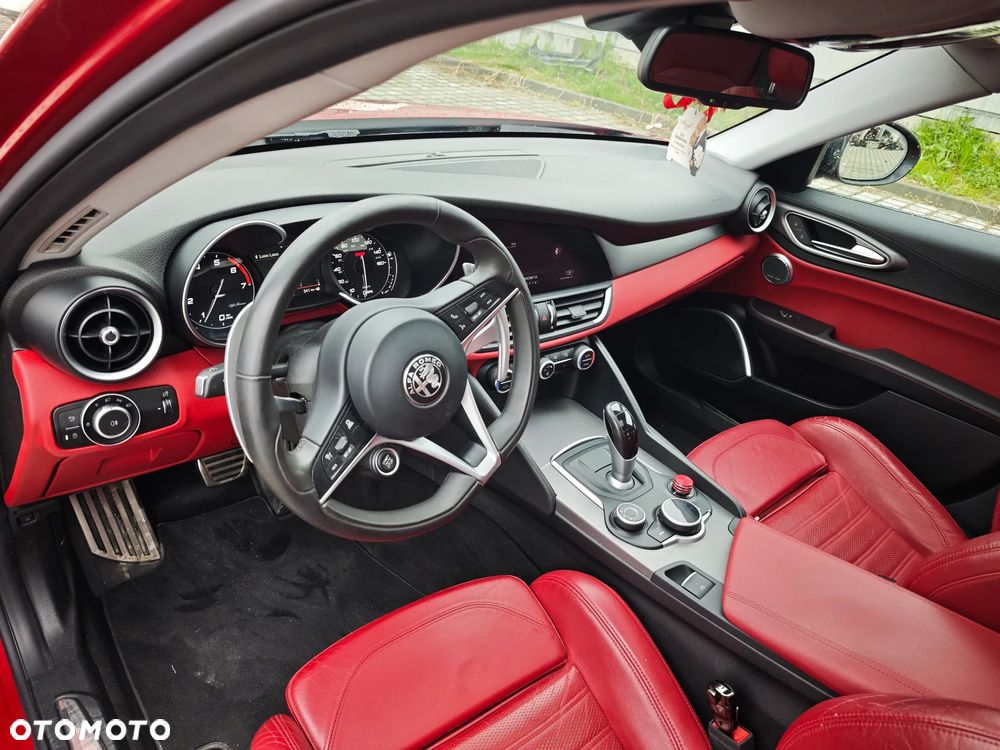 Alfa Romeo Giulia 2.0 Turbo TI Q4 - 7