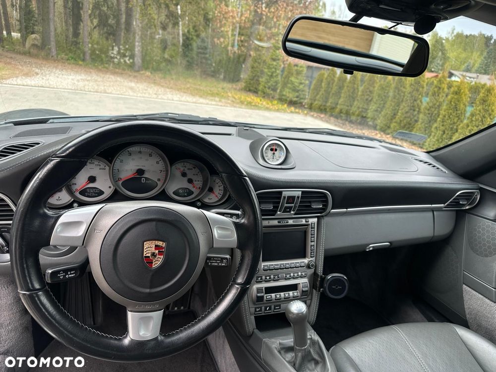 Porsche 911 Carrera 4 S - 15