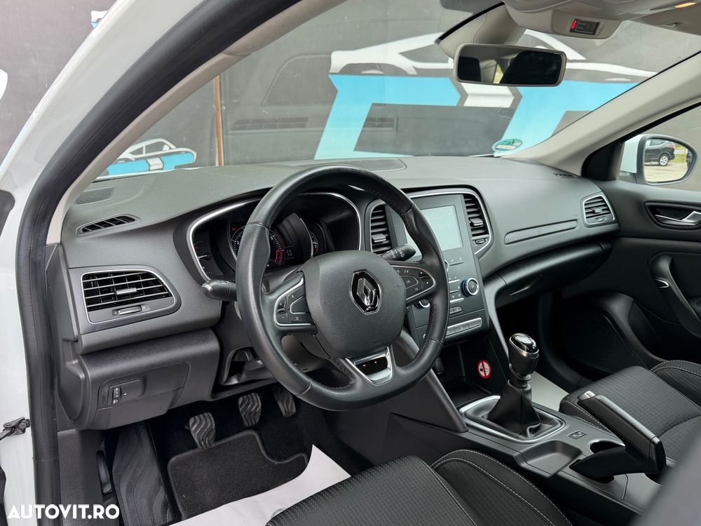 Renault Megane TCe 115 GPF LIFE - 12