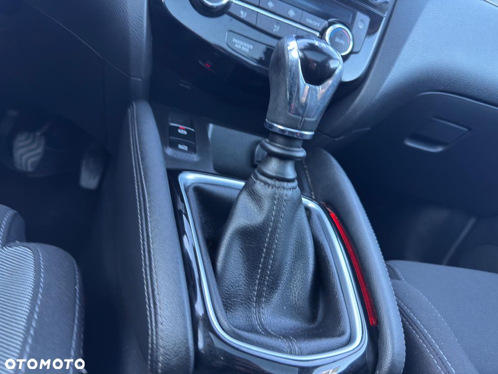 Nissan Qashqai 1.3 DIG-T N-Connecta - 14