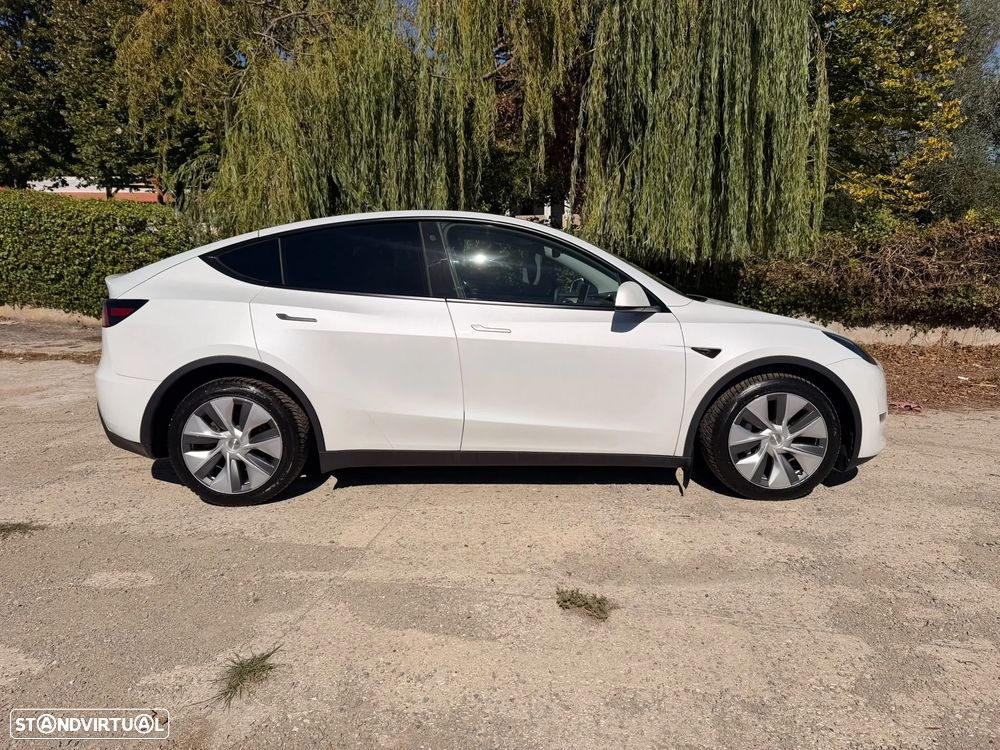 Tesla Model Y Long Range Dual Motor AWD - 8