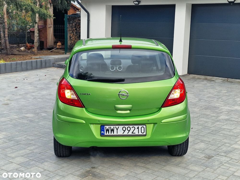 Opel Corsa 1.4 16V Cosmo - 31