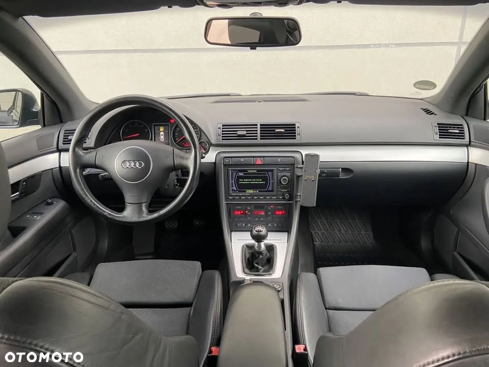 Audi A4 Limousine - 23