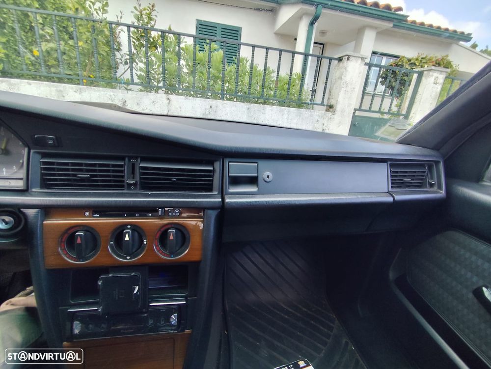 Mercedes-Benz W201 (1982-1993) 190 D 2.5 - 3