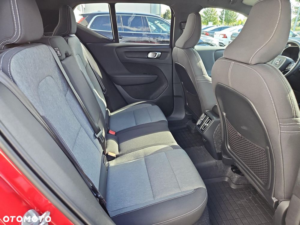 Volvo XC 40 B3 Plus Dark - 12