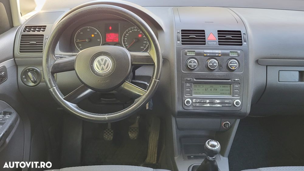 Volkswagen Touran - 6
