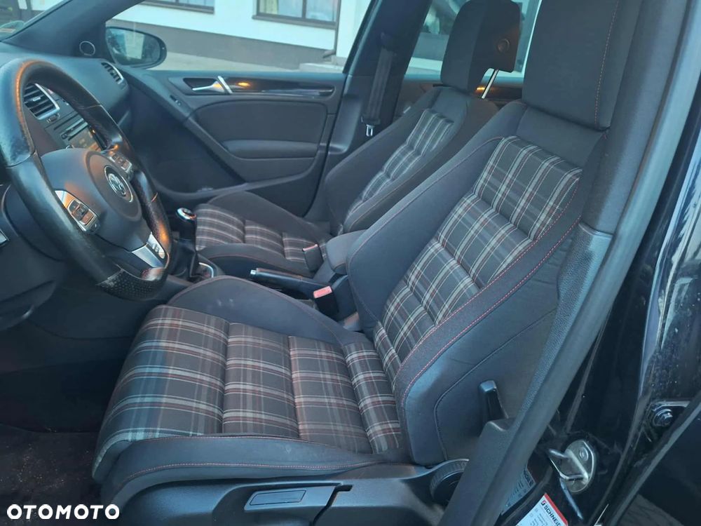Volkswagen Golf 2.0 GTI - 11