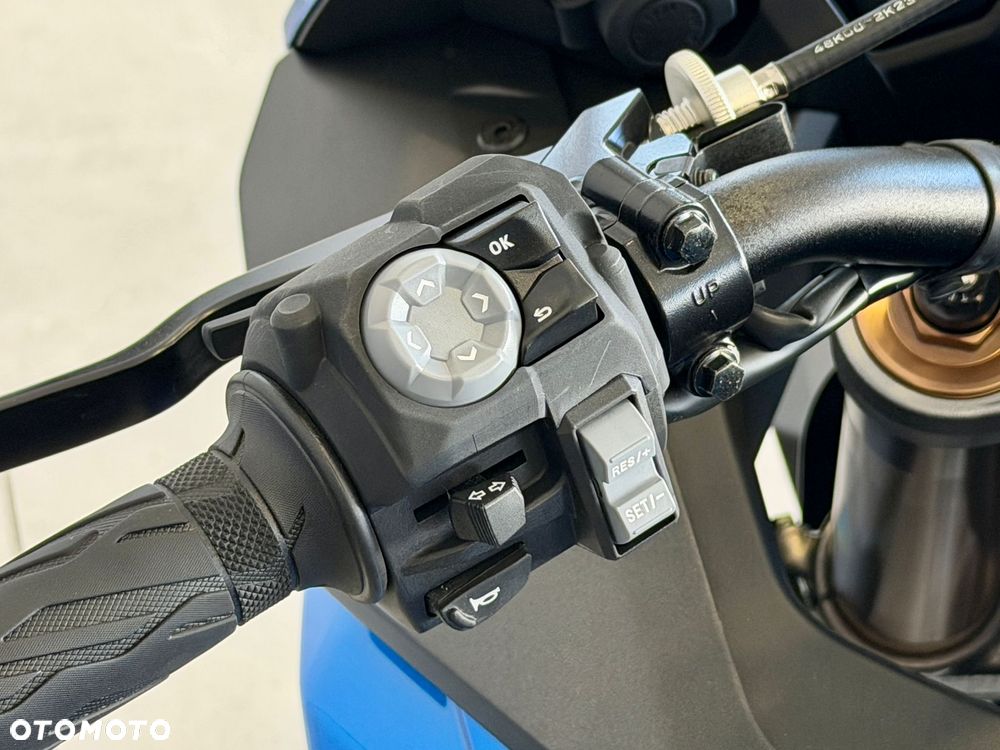 Suzuki GSX 1000 - 10