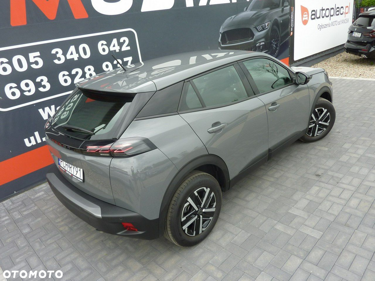 Peugeot 2008 - 8