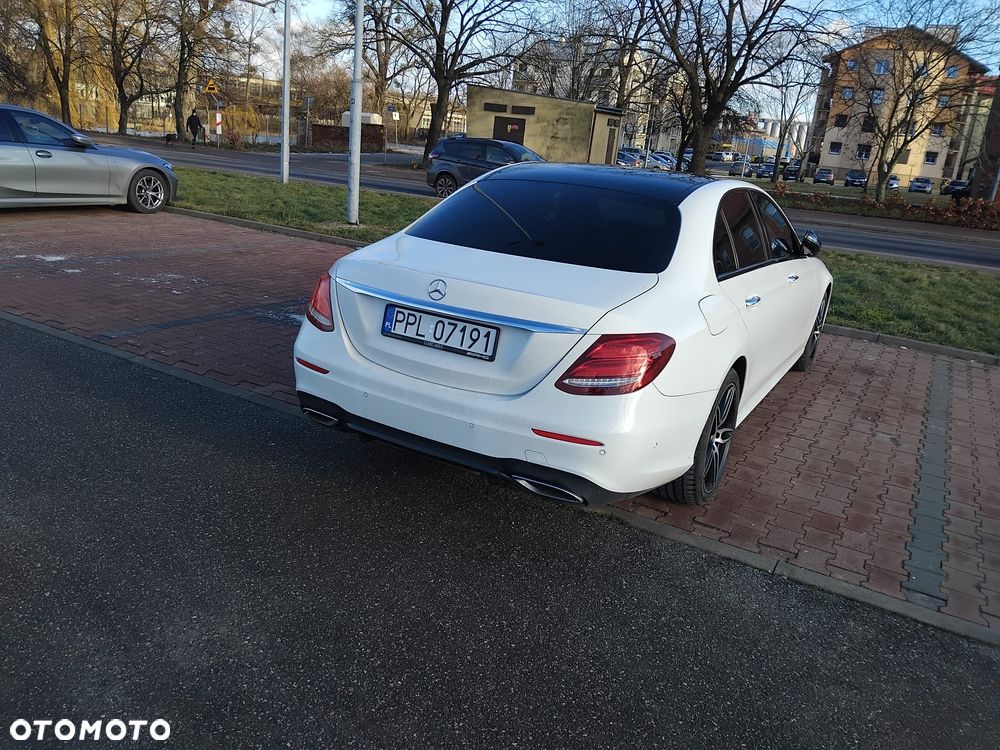 Mercedes-Benz Klasa E 220 d 9G-TRONIC - 3