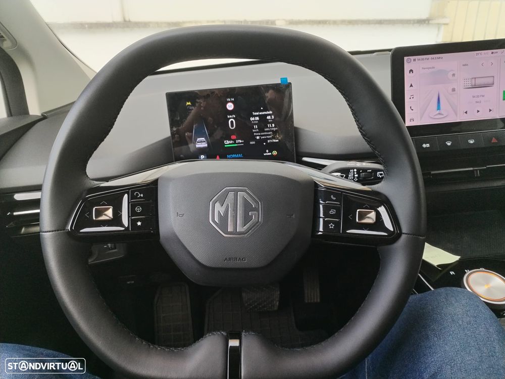 MG MG4 64 kWh Luxury - 17