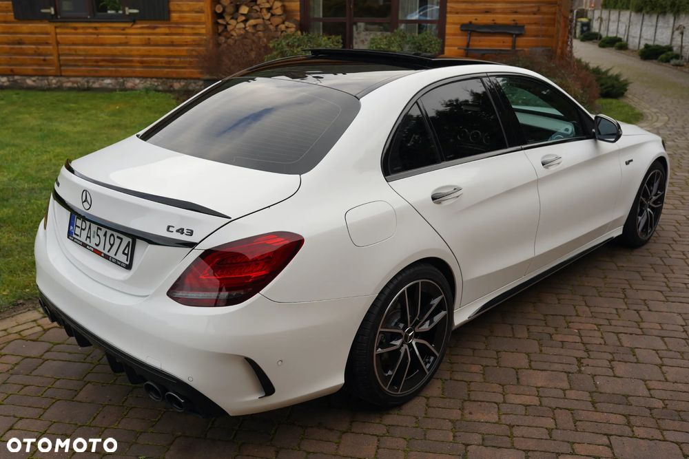 Mercedes-Benz Klasa C AMG 43 4Matic 9G-TRONIC - 21