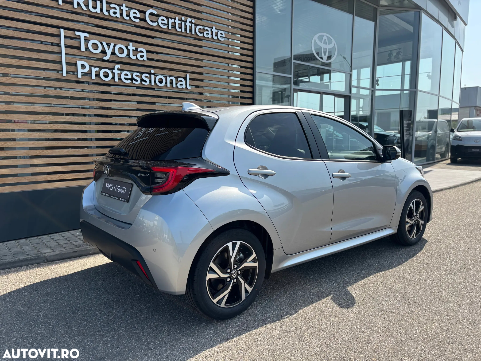 Toyota Yaris 1.5 VVT-i HSD Dynamic - 4