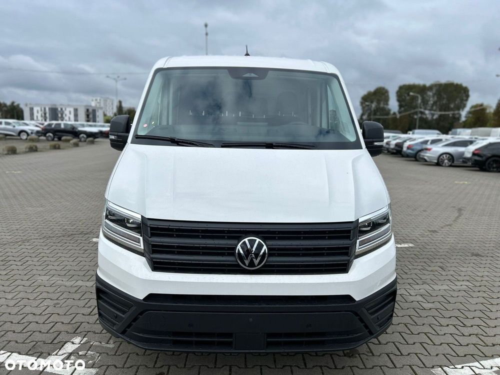 Volkswagen Crafter VOLKSWAGEN Crafter 35 Skrzyniowy z podwójną kabiną silnik: 2,0 l EU6 SCR 177 KM / skrzynia biegów: 4MOTION automatyczna 8-biegowa rozstaw osi: 3640 mm - 2