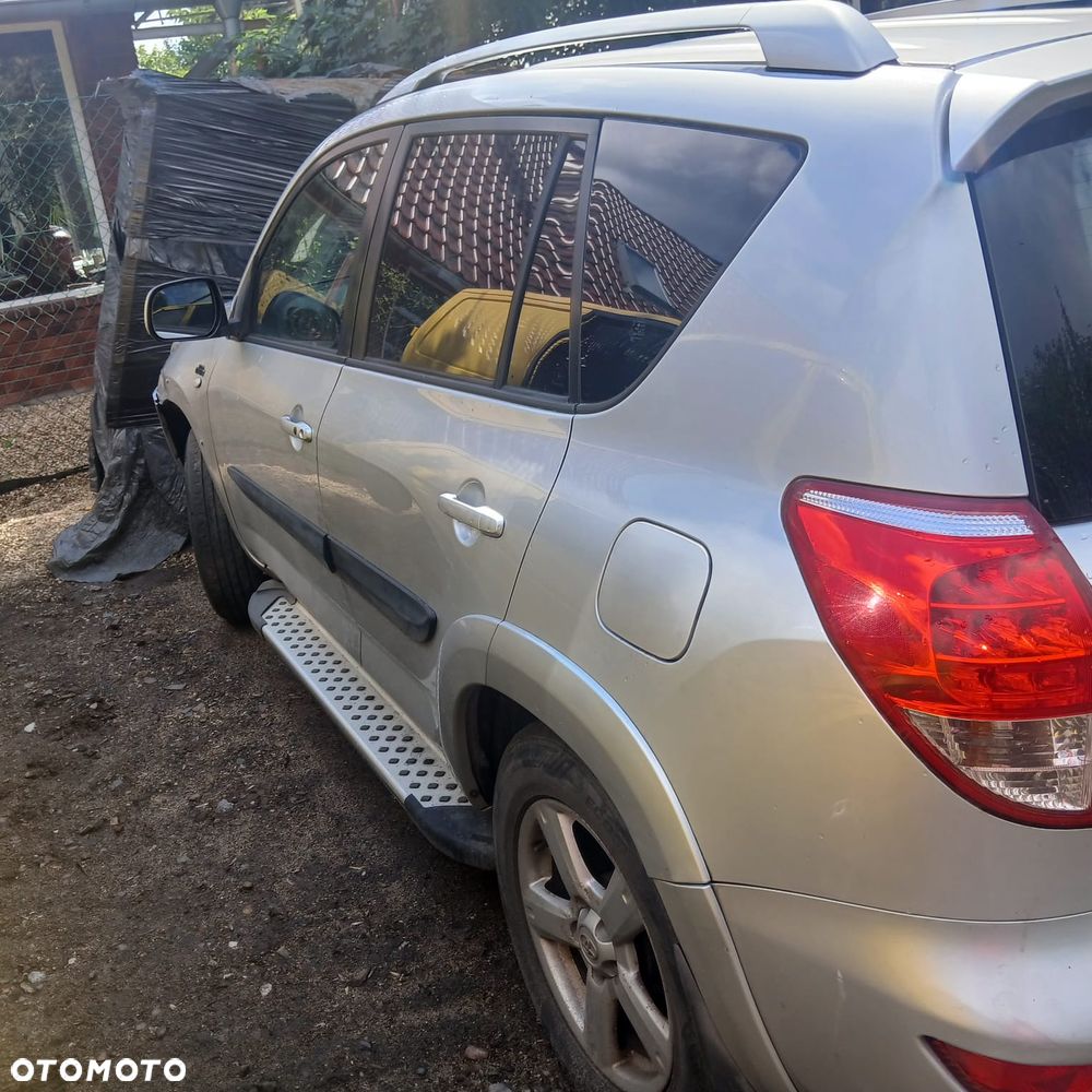 Toyota RAV4 2.2 D-CAT 4x4 Sol - 2