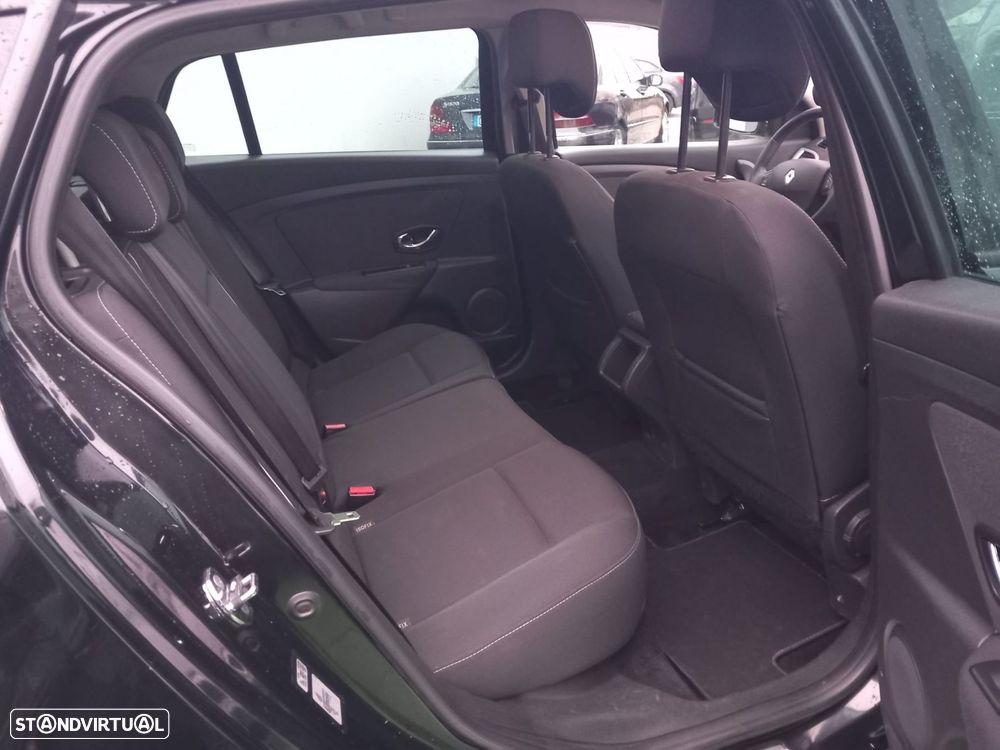 Renault Mégane Sport Tourer 1.5 dCi Dynamique - 23