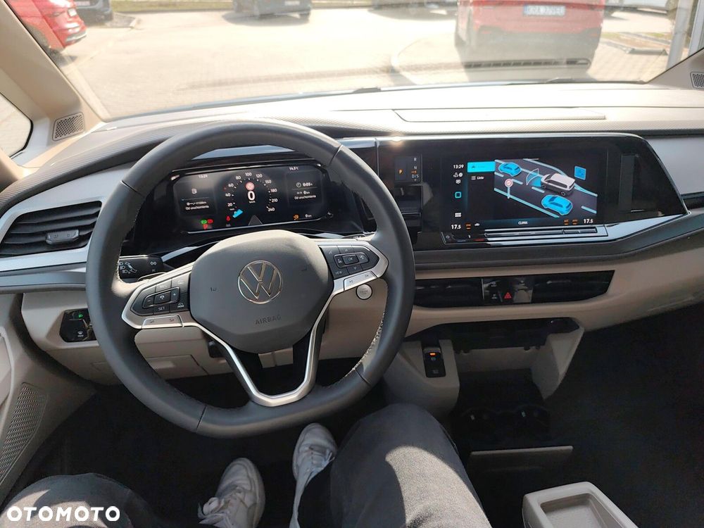 Volkswagen Multivan - 16
