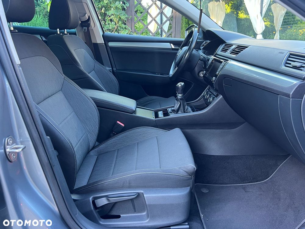 Skoda Superb 1.6 TDI GreenLine - 23