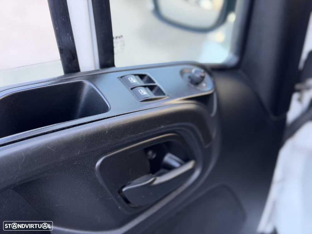 Iveco Daily 35-160 3L Plataforma - 23