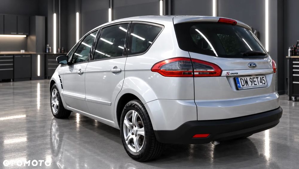 Ford S-Max - 13