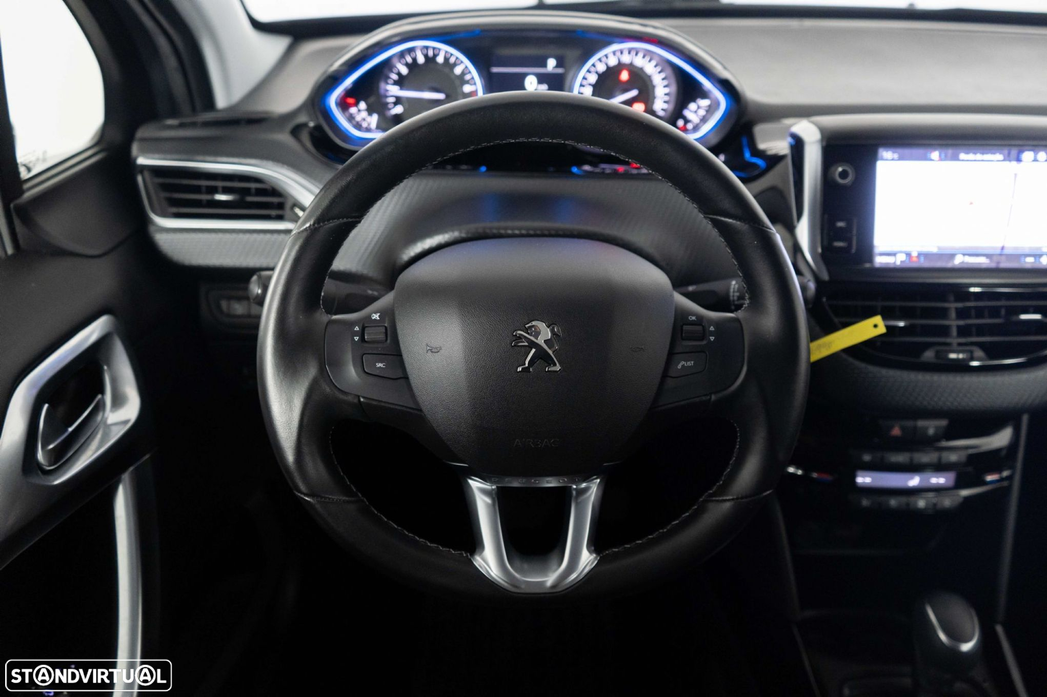 Peugeot 2008 1.2 PureTech Allure Pack EAT8 - 26
