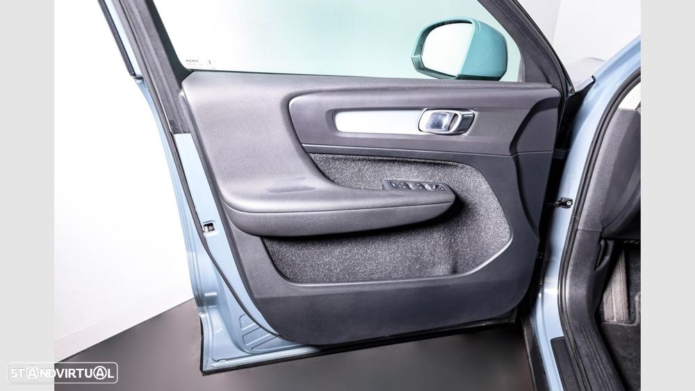 Volvo XC 40 1.5 T3 Momentum Plus - 19