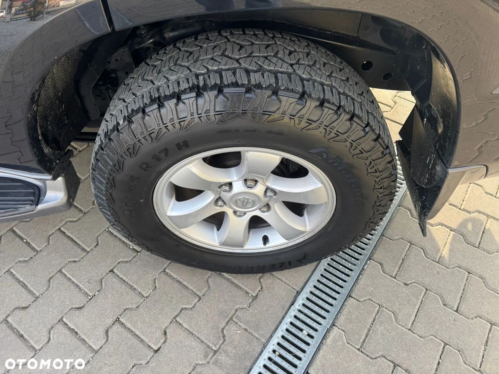 Toyota Land Cruiser - 16