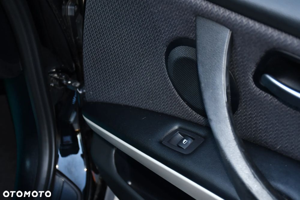 BMW Seria 3 318d - 26