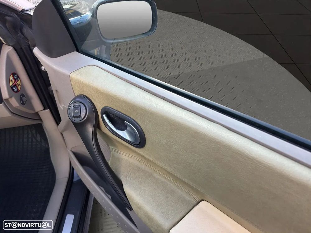 Renault Mégane CC 1.9 dCi Conf. Privilége - 17