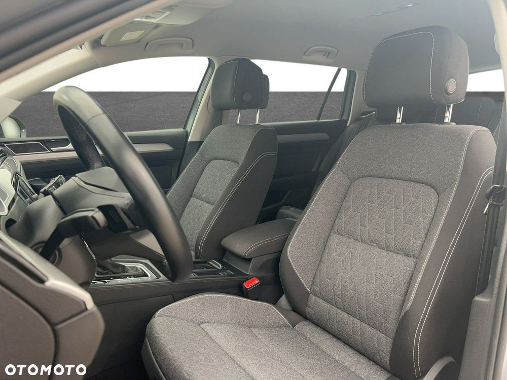 Volkswagen Passat - 10