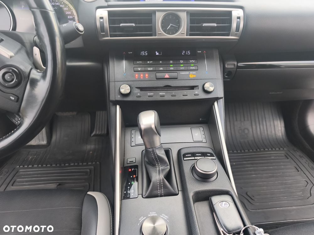 Lexus IS 250 Business - 26