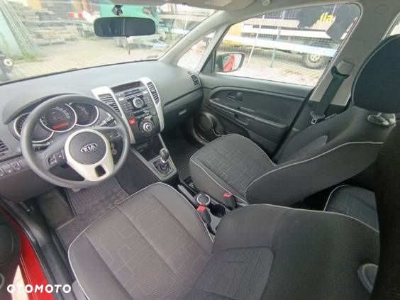 Kia Venga - 7