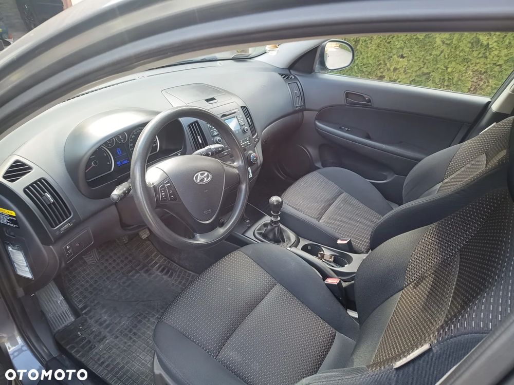 Hyundai i30 1.6 CRDi Classic + - 7