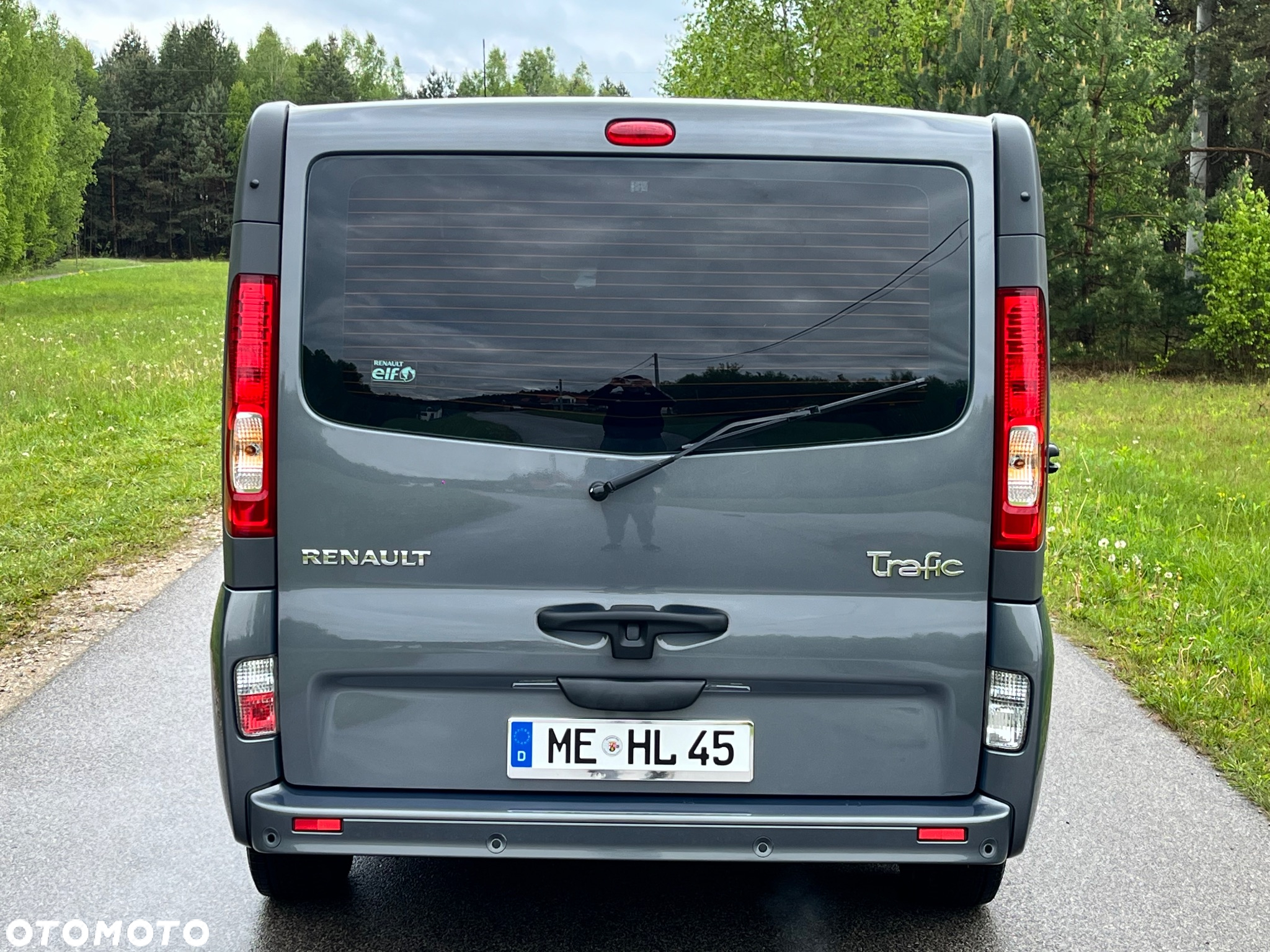 Renault Trafic Grand Passenger Black Edition - 6