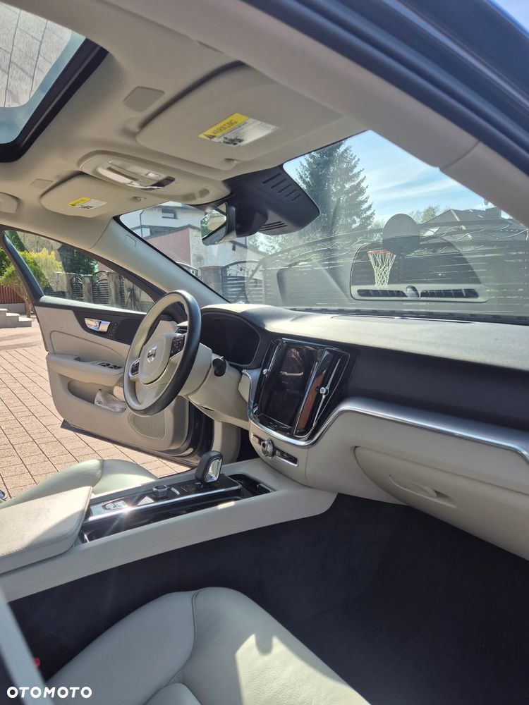 Volvo S60 B5 B AWD Plus Dark - 7