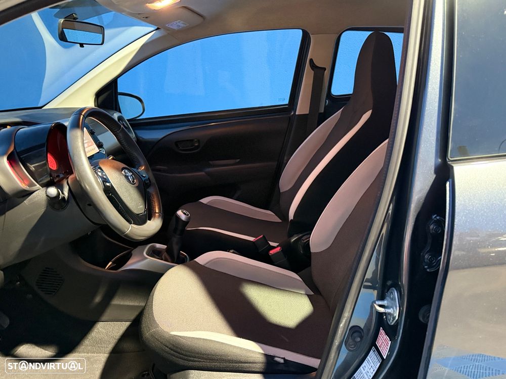 Toyota Aygo 1.0 X-Cite - 6