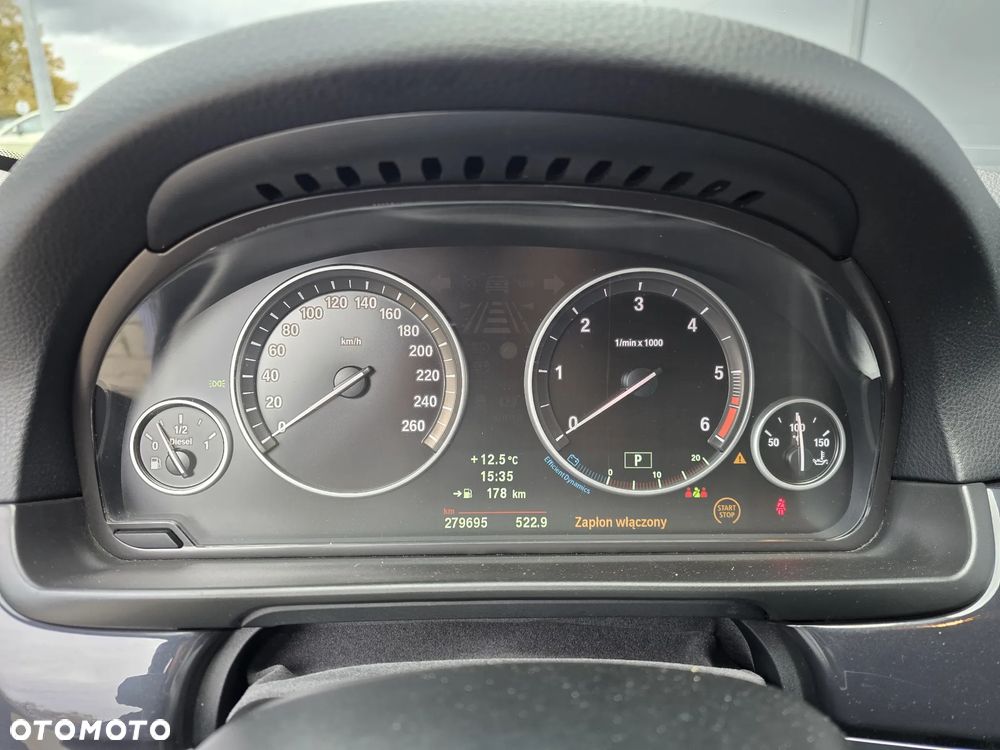 BMW Seria 5 530d Touring - 15