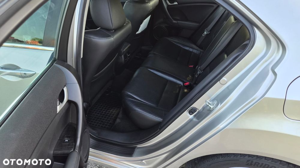 Honda Accord 2.0 Elegance Advantage - 12