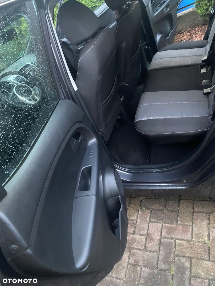 Kia Venga 1.4 CVVT Attract - 12