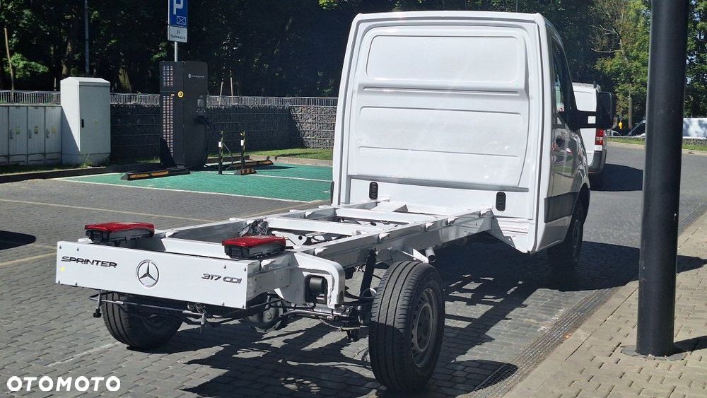 Mercedes-Benz Sprinter - 10