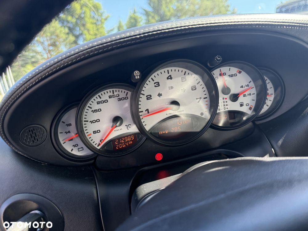 Porsche 911 Carrera 4 - 29