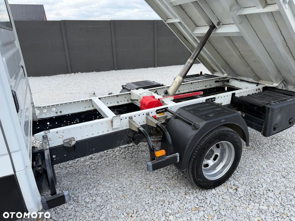 Iveco Daily Brygadówka Wywrotka 35C15 50C15 3.0 HPI 150 KM 3 strony Wywrotka - 24