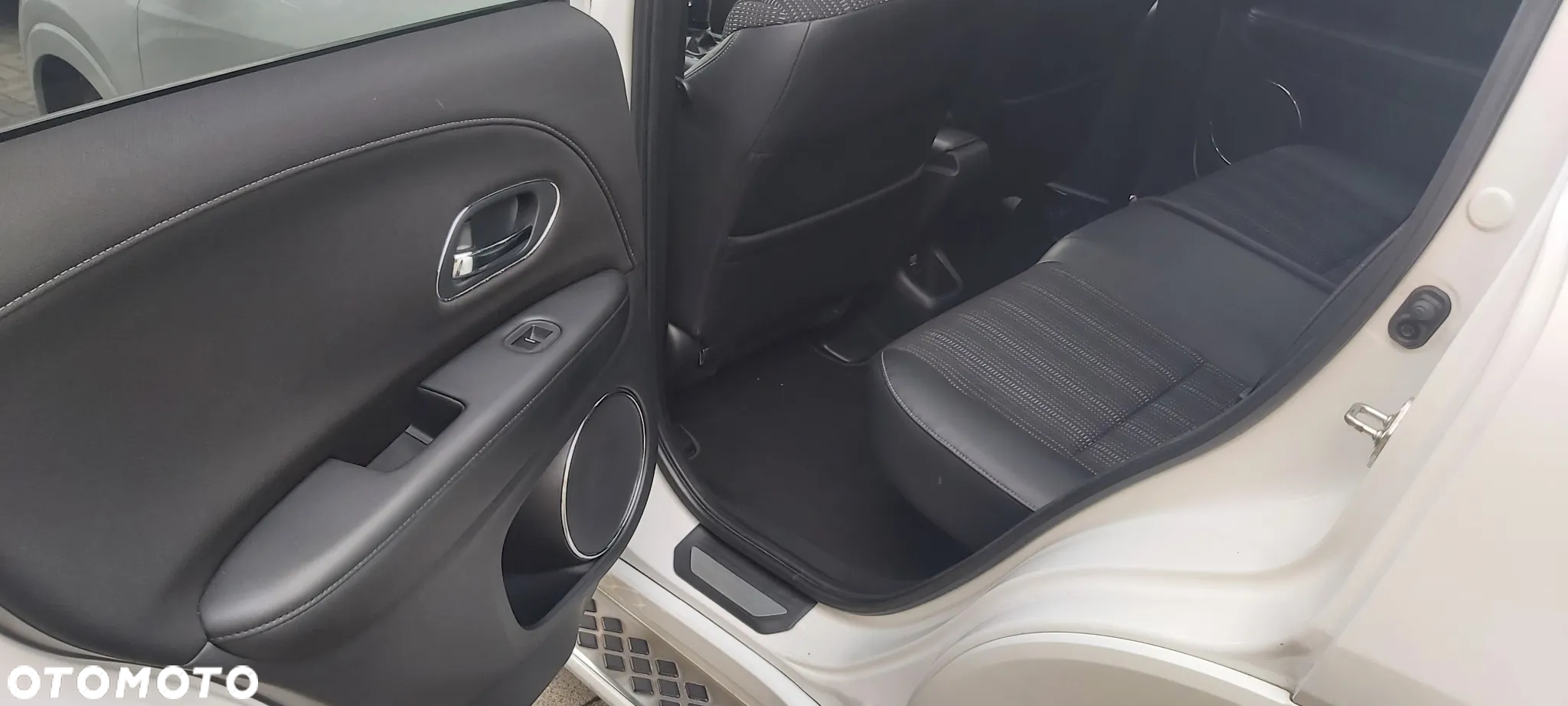 Honda HR-V 1.5 i-VTEC Executive - 24