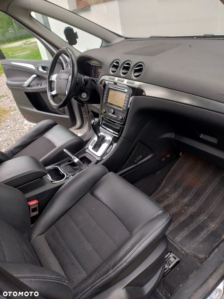 Ford Galaxy - 12